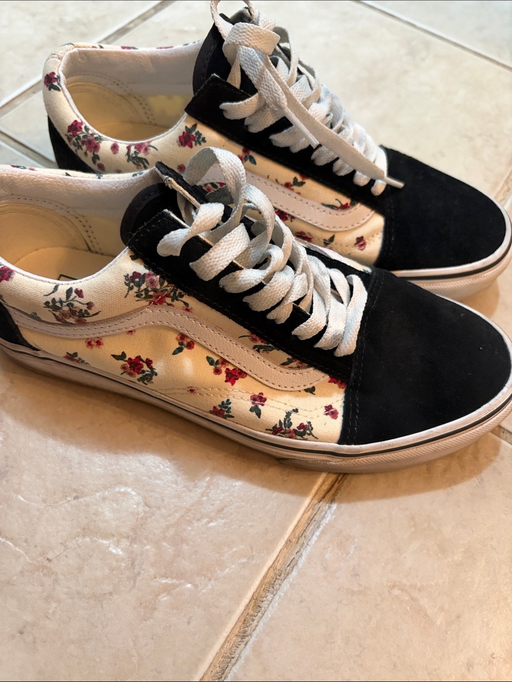 Vans Floral Low-Top Sneakers - Black & White with Pink Roses